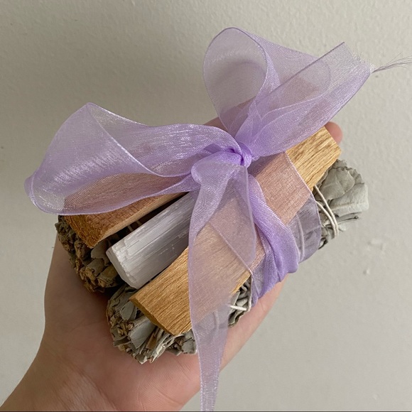 Other - White Sage & Palo Santo Smudge Kit W/ Selenite